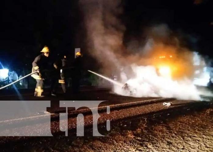 Foto: ¡Gritaban que estaba con vida! Accidente deja un fallecido en Sébaco / TN8