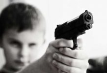 Se dispara accidentalmente en Estados Unidos un niño de 5 años Foto: Un niño de 5 años murió tras dispararse accidentalmente en Estados Unidos/cortesía