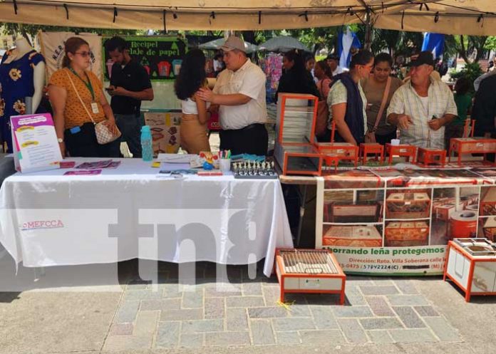 Foto: Emprendedores participaron de la grandiosa feria en la Ciudad de León/TN8