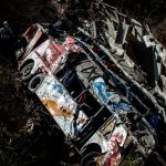 Mortal incidente deja 24 muertos, al caer un bus en un barranco en Perú
