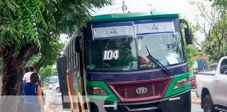 Busero arranca oreja a conductor de vehículo en violenta pelea en Managua