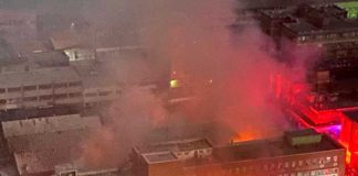 Foto: Suben a 77 los muertos por incendio en Johannesburgo, Sudáfrica / Cortesía