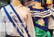 Mercado de Granada se engalana con los colores de la patria El mes de la patria se instala en Granada