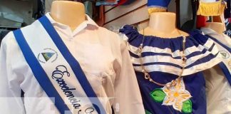 El mes de la patria se instala en Granada