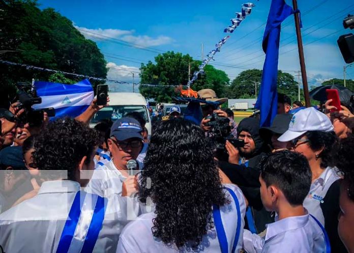 Estudiantes de Managua recibieron la Antorcha de la Libertad a manos de autoridades de Tipitapa