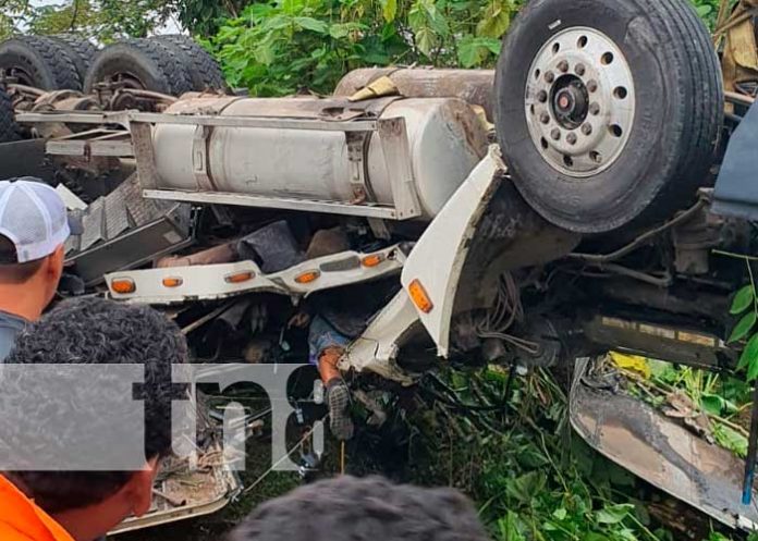 Una persona gravemente lesionada tras vuelco de rastra en Jinotega