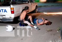 Pareja de motociclistas vivos de milagro tras sufrir accidente en Managua Pareja de motociclistas vivos de milagro tras sufrir accidente en Managua