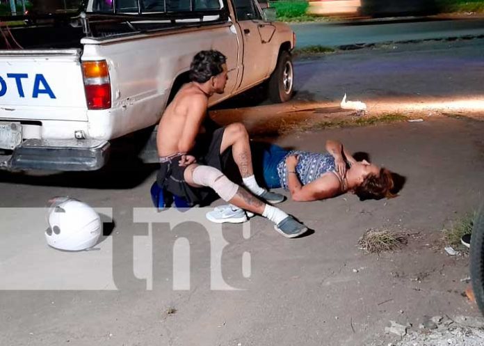 3 Pareja de motociclistas vivos de milagro tras sufrir accidente en Managua