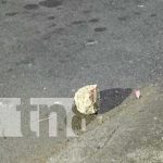 Mujer le raja la cabeza a su «marido» y huye del lugar en bar de Managua (Video) Foto: Mujer le raja la cabeza a su "marido" y huye del lugar en bar de Managua / TN8