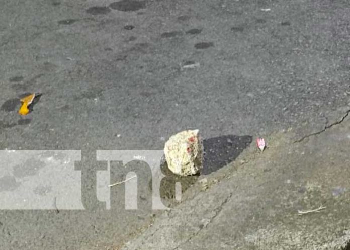 Foto: Mujer le raja la cabeza a su 