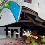 Bus impacta contra un puesto de sandías y un camioncito en Juigalpa Foto: Bus impacta contra un puesto de sandías y un camioncito en Juigalpa / TN8