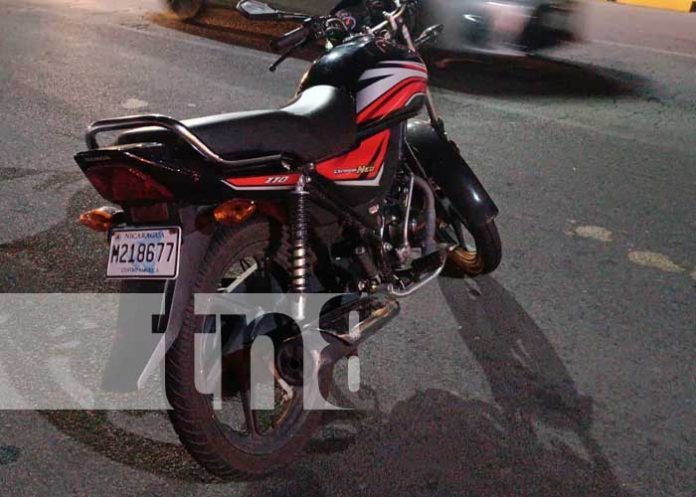 Foto: Motociclista y peatón resultan lesionados en pista del mercado Huembes / TN8