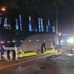 Chavalo «se quiebra la vida» al chocar con un bus en Juigalpa Foto: Accidente en Juigalpa /TN8