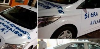 Cacha a novio infiel y se venga pintando su carro con aerosol