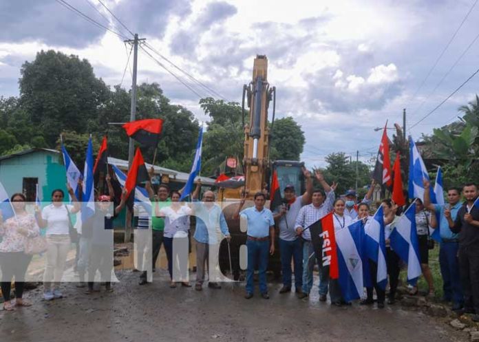 3 Foto: Inicia construcción de 400 metros de calles para el pueblo en Siuna / TN8