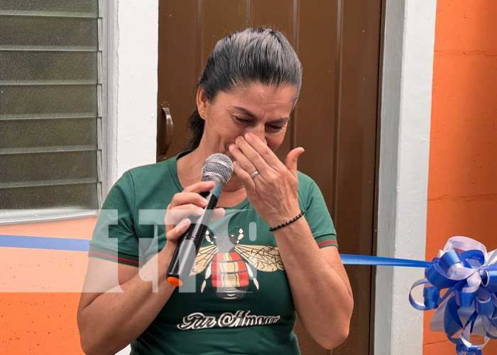 Foto: ¡Sin ningún costo! Entregan viviendas de interés social a dos familias de Juigalpa / TN8