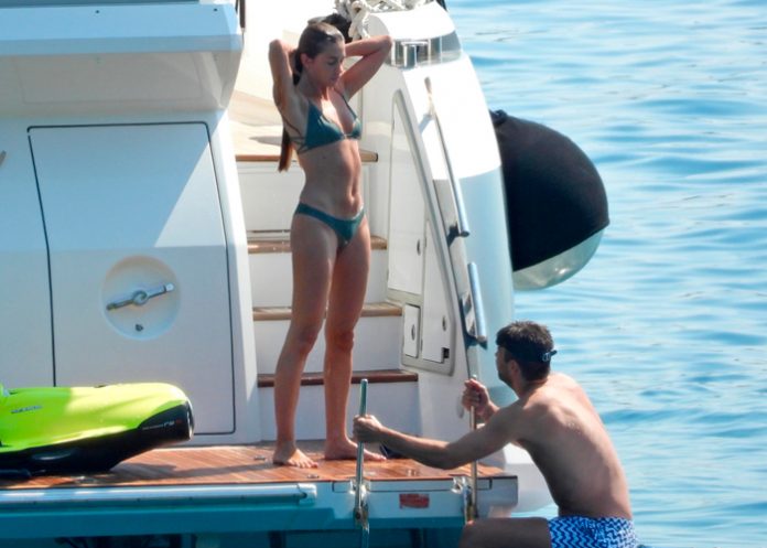 Clara Chía impacta con un espectacular bikini verde en Croacia