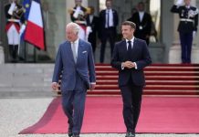 Foto: Carlos III en su primera visita como Rey a Francia /cortesía