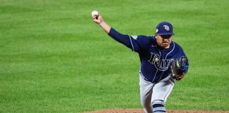 Erasmo Ramírez atacado por los Blue Jays