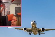 No soportaron: Pareja es captada en pleno «fukun, fukun» en el baño de un avión Descubren a pareja teniendo intimidad en avión