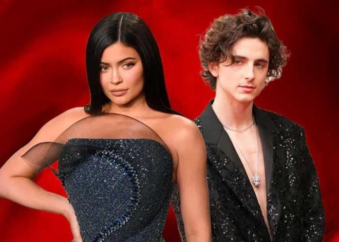beso1 Kylie Jenner y Timothée son capturados