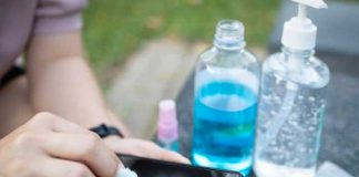 ¿Por qué no usar alcohol en la pantalla de tu celular?