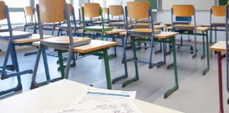 Alumna es regañada por querer tomar clases en bikini