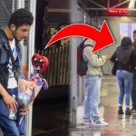 Lo dejó llorando: Con globos y flores declara su amor y lo mandan «a la goma» Joven declara su amor en parada de transporte