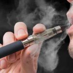 «Por aumento de fumadores jóvenes» Francia prohibirá los cigarrillos electrónicos Francia prohibirá los cigarrillos electrónicos desechables