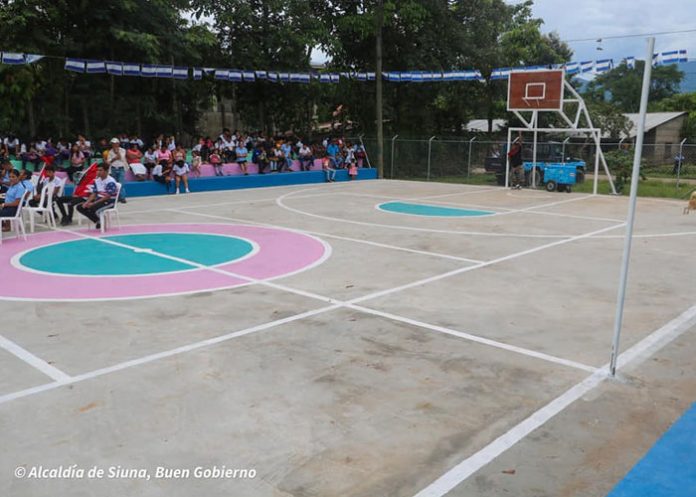 Foto: Nueva cancha multiusos en El Hormiguero / TN8