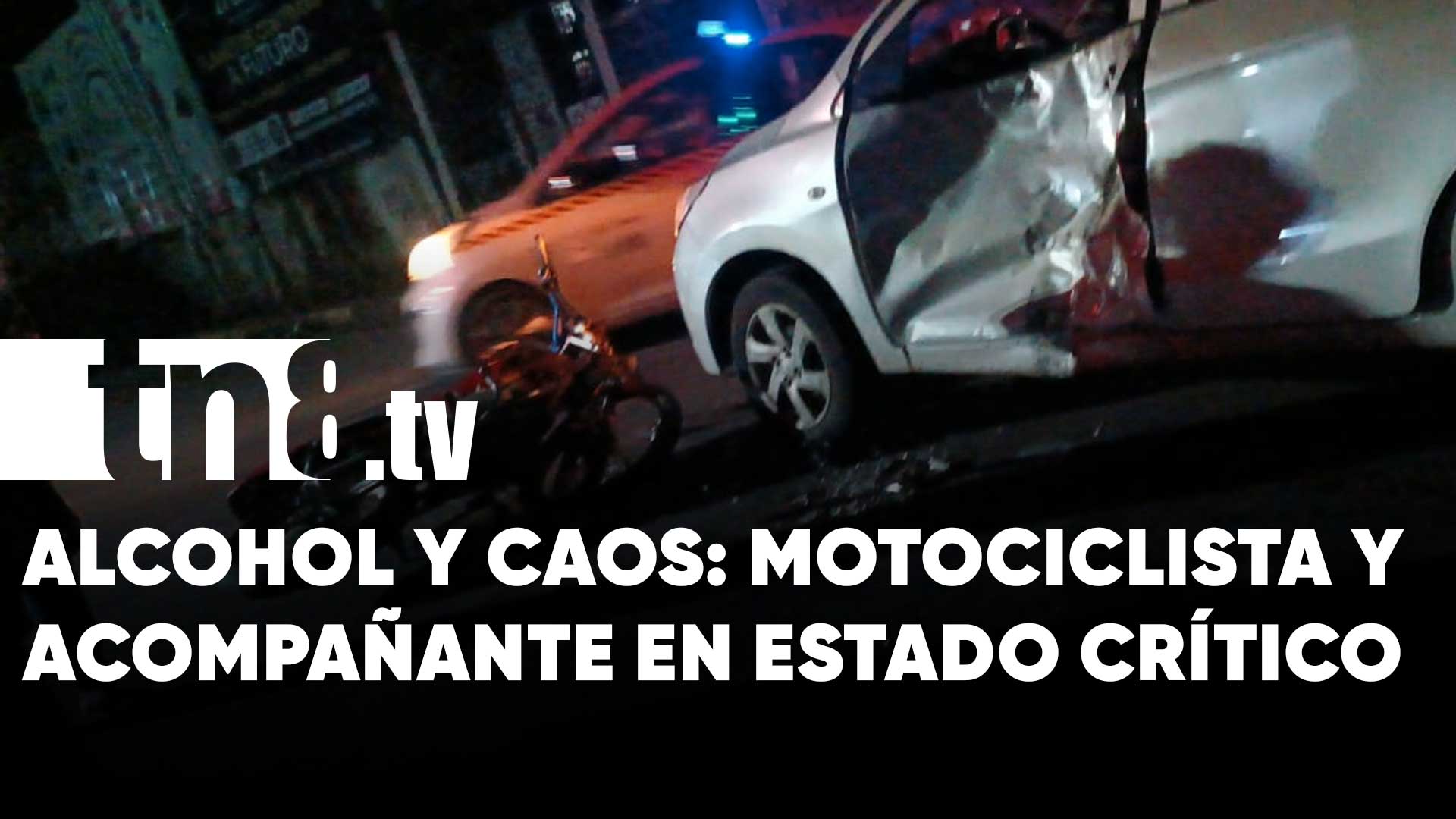 Motociclista y acompañante al borde de la muerte tras impactar un auto ...