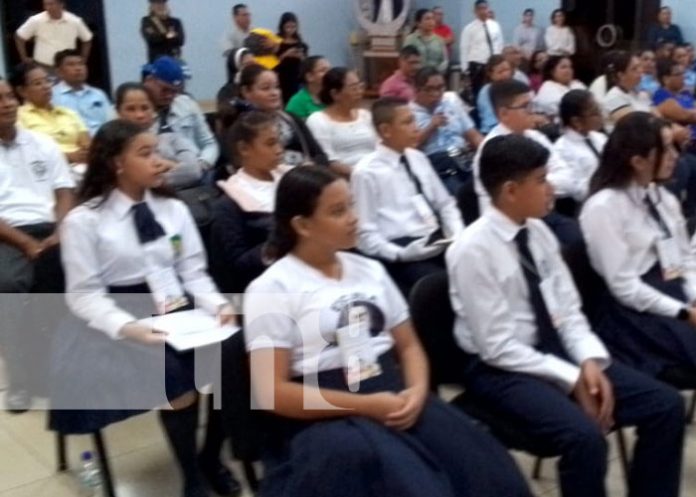 oratoria-2 Foto: Concurso de oratoria en Nicaragua / TN8