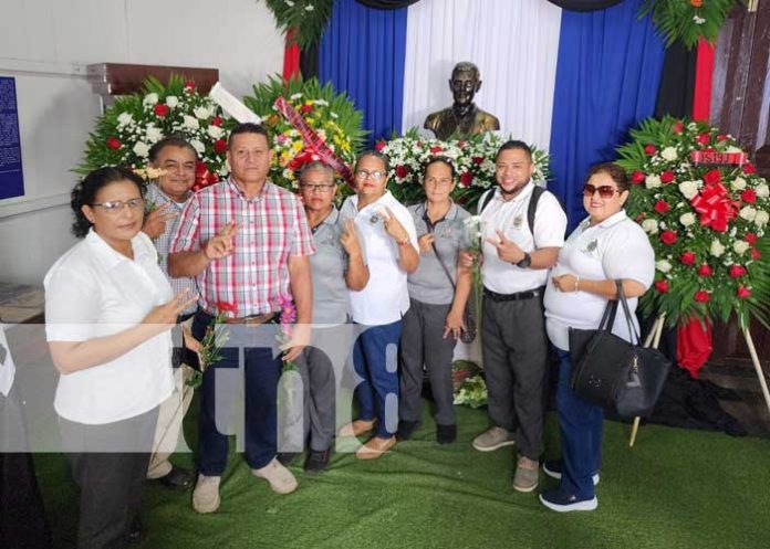 Foto: Homenaje a Rigoberto López Pérez en León / TN8