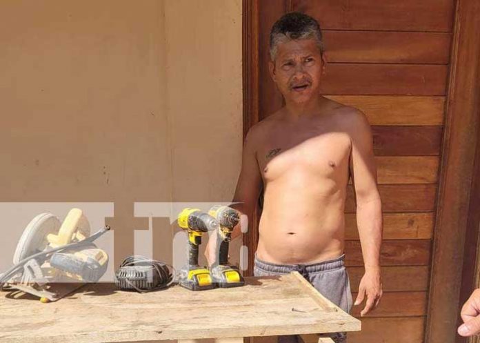 Foto: Sujeto roba a familia que lo acogió en Rivas / TN8