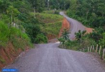 Gobierno entrega 5.6 kilómetros de carretera a la comunidad Los Pinares en Siuna Foto: Reparación de carretera en Los Pinares, Siuna / TN8