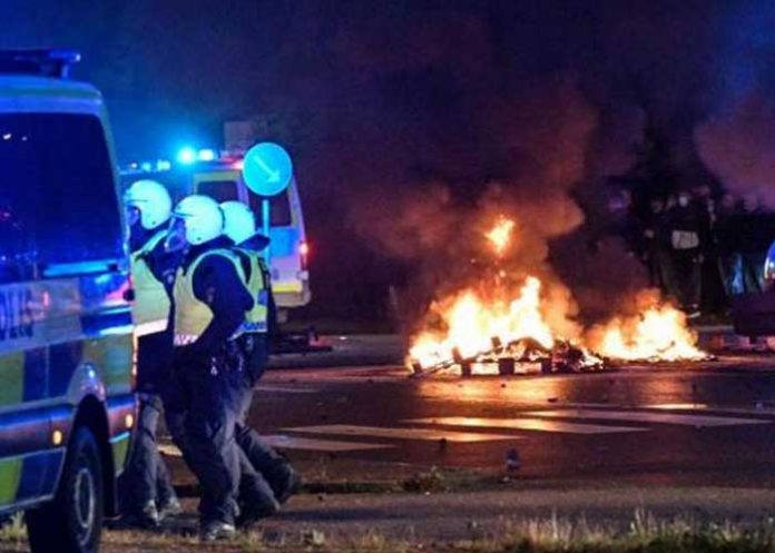 sue-viol-1 Foto: Violencia se desata en Suecia