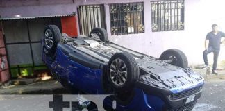Foto: Aparatoso vuelco en Managua / TN8