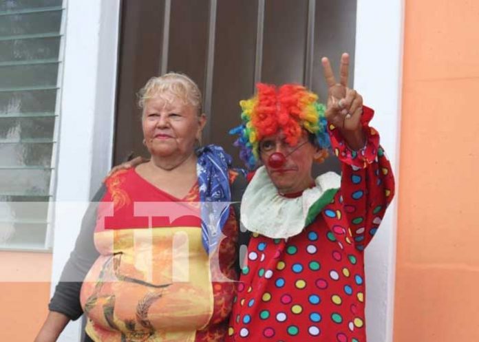 1 Foto: Personaje de Juigalpa recibe una vivienda digna / TN8