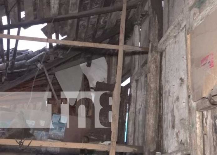 Histórica vivienda en Estelí sucumbe ante fuerte lluvia: el techo colapsa sin heridos