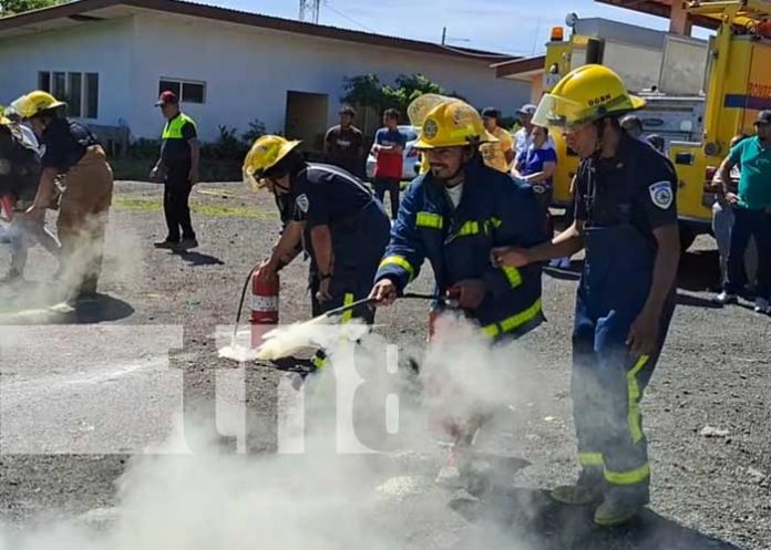 Comerciantes de pólvora en Carazo se capacitan para la temporada alta