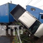 Foto: León: Conductor vivo de milagro en tripe colisión / TN8