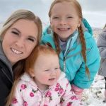 “Así nunca van a aprender”, les hace la tarea a sus hijas y la critican en redes