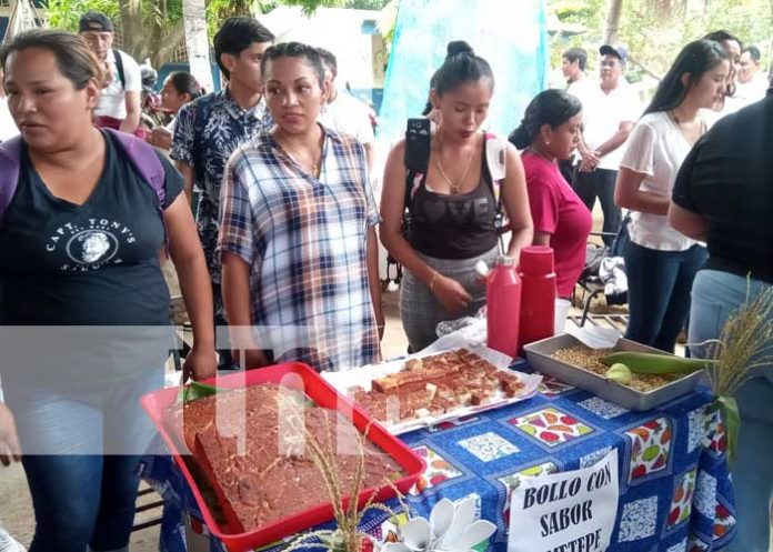 Foto: Alumnos de Moyogalpa en la Isla de Ometepe presentan innovadores proyectos de vida/YN8