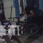 Gateando y en absoluto silencio irrumpió un sujeto en una casa en Managua Foto: Gateando y en absoluto silencio irrumpió un sujeto en una casa en Managua / TN8