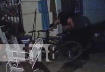 Gateando y en absoluto silencio irrumpió un sujeto en una casa en Managua Foto: Gateando y en absoluto silencio irrumpió un sujeto en una casa en Managua / TN8