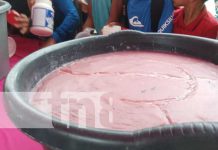 INTUR reparte el tradicional Atol de Ánimas en Diriá Foto: INTUR reparte el tradicional Atol de Ánimas en Diriá / TN8