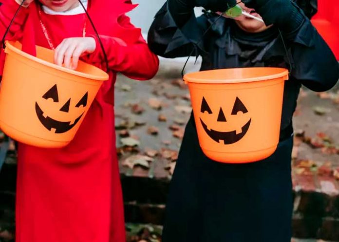 1 Foto: Se hace viral en TikTok el descuido de una mamá que mando a sus hijos con el disfraz equivocado/Cortesía