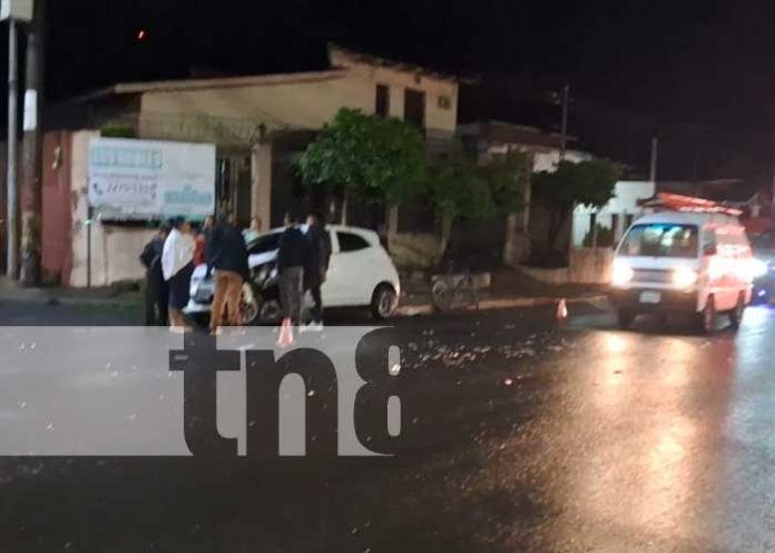 Conductor en estado de ebriedad impacta vehículo de un pastor en Jinotepe