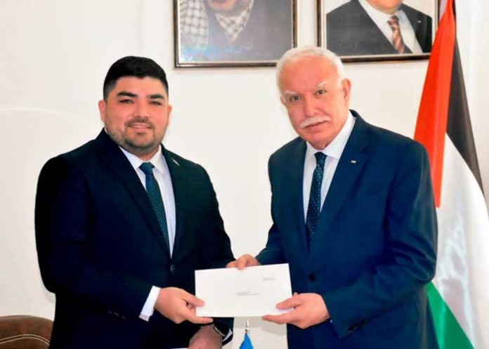 1 Embajador de Nicaragua en Palestina presenta copias estilo de Cartas Credenciales