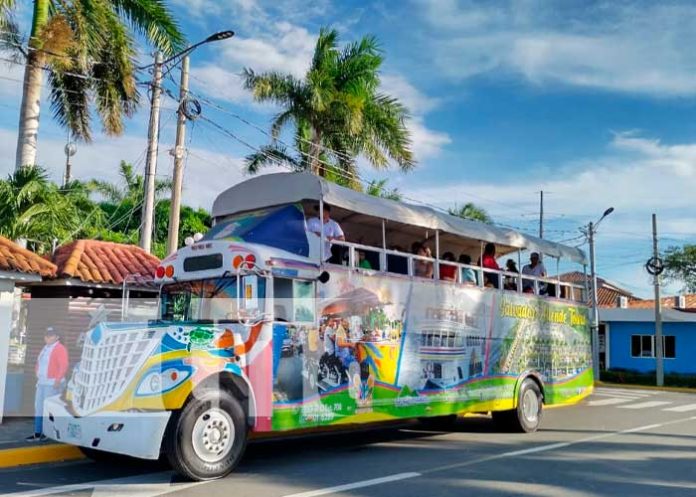 2 Foto: Familias optan por visitar el Puerto Salvador Allende para disfrutar de sus vacaciones / TN8